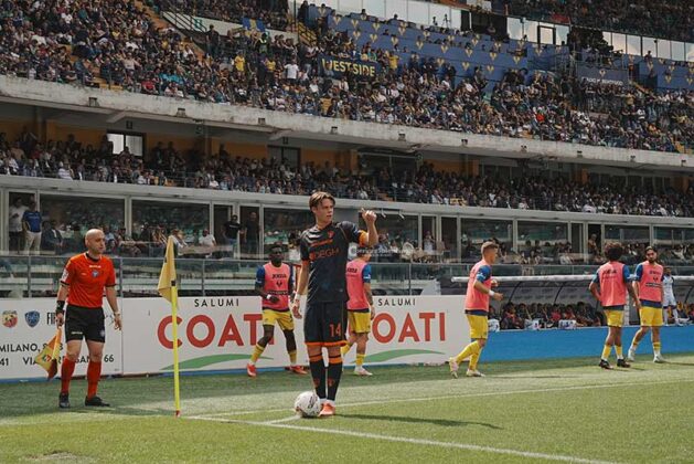 Il Lecce non va oltre il pari a Verona, la situazione è molto complicata in zona rossa - Corriere Salentino