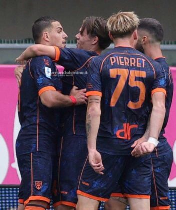 Il Lecce non va oltre il pari a Verona, la situazione è molto complicata in zona rossa - Corriere Salentino