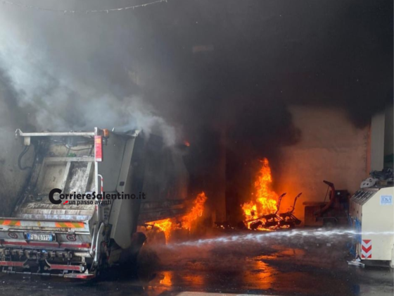 Incendio nel deposito della ditta di igiene urbana: a fuoco un autocompattatore - Corriere Salentino