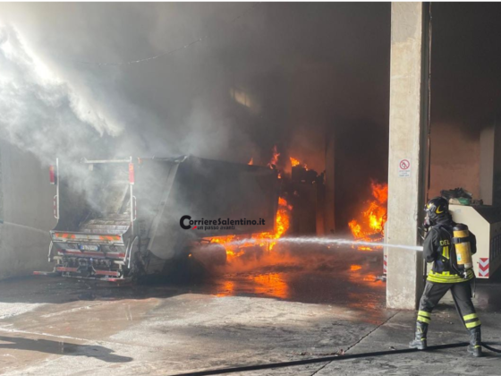 Incendio nel deposito della ditta di igiene urbana: a fuoco un autocompattatore - Corriere Salentino