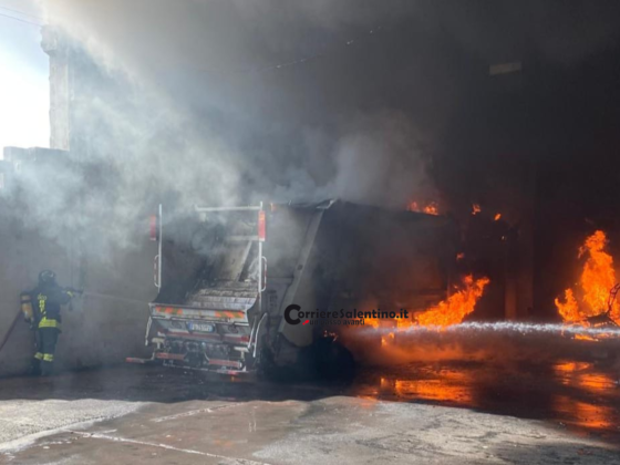 Incendio nel deposito della ditta di igiene urbana: a fuoco un autocompattatore - Corriere Salentino