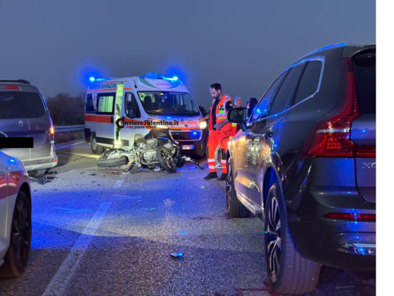 Tragico scontro sulla litoranea: muore un motociclista - Corriere Salentino