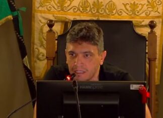 “Filobus a Torre del Parco: uno scempio che cancella parcheggi”. Guacci: “Sistema innovativo che collegherà i nuovi parcheggi di scambio”