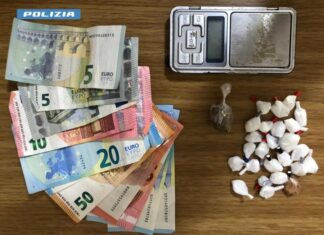 In auto con la cocaina, 26enne finisce nei guai