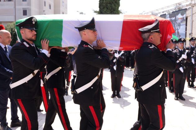 Carabiniere ucciso, in centinaia per ultimo saluto al brigadiere Carlo Legrottaglie - Corriere Salentino