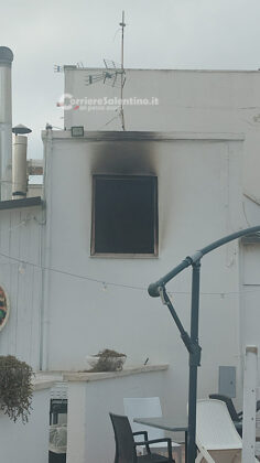 Torre San Giovanni, fiamme a un noto locale. Probabile origine dolosa, indagano i carabinieri - Corriere Salentino