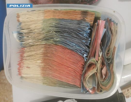 Droga e armi, maxi sequestro nel quartiere 167 di Lecce, arrestato un 59enne - Corriere Salentino