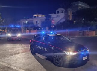 Stretta sulla movida in riva al mare: sanzioni e denunce. Sospesa un’attività