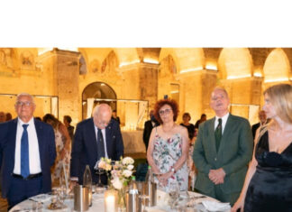 Lions Club Lecce Santa Croce: passaggio di consegne. Un nuovo socio onorario: Francesco Mandoi