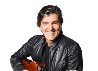 Al Chiostro dei Carmelitani a Nardò suona Nico Rezende