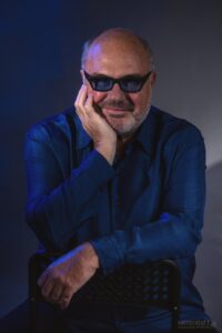 “Scatole di vetro: 50 anni di noi”. Ai Teatini il concerto - spettacolo di Maurizio Petrelli&Big Band - Corriere Salentino