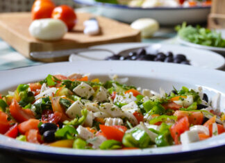 Sagra dell’Insalata Grika e della Salsiccia, si parte domani