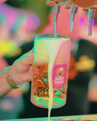 Dal 1 al 6 agosto a Leverano Birra e Sound Mania 2025: viaggio nel cuore pop degli anni ’90 e 2000 birre, food, musica e inclusione - Corriere Salentino