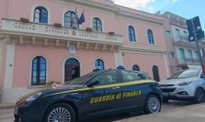 Nuovo terremoto giudiziario: arrestato un ex sindaco e altri sette. Ipotesi associazione e corruzione - Corriere Salentino