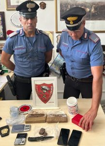 Atteggiamento sospetto, scatta il controllo: custodiva eroina. In arresto - Corriere Salentino