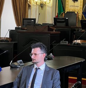 Rifiuti e turismo a Lecce. Eugenio Elia (MIND): “Un problema da non nascondere sotto il tappeto (o nel bidone sbagliato)” - Corriere Salentino