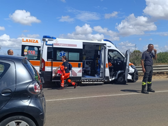 Scontro sulla via per il mare tra Suv con bimbi a bordo e un’ambulanza, ferita una soccorritrice del 118 - Corriere Salentino