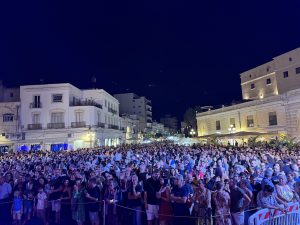 A Galatina un fiume di persone per le Ronde della Taranta: lo spirito primario della pizzica nelle vie del centro - Corriere Salentino