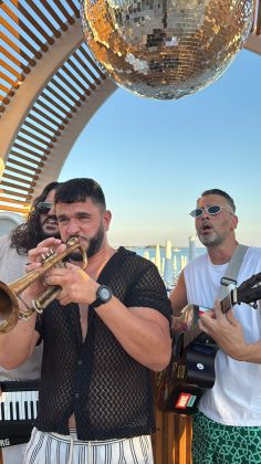 “Swarovski armato”, la frase di Corvino diventa un video musicale virale - Corriere Salentino