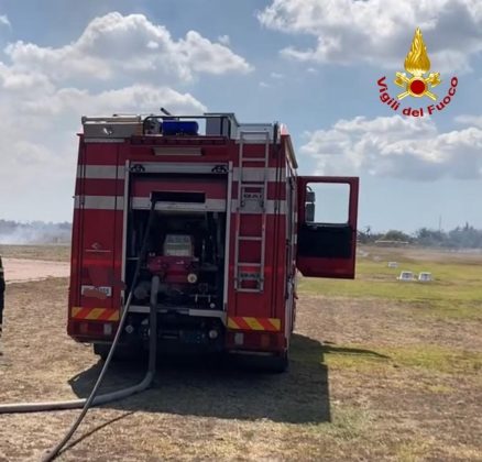 Fiamme nell’hangar, quattro aerei distrutti: feriti pilota e soccorritore del 118 - Corriere Salentino