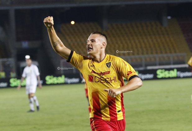 Buona la prima. Il Lecce anche se in dieci vince 2-0 contro la Juve Stabia per la Coppa Italia - Corriere Salentino