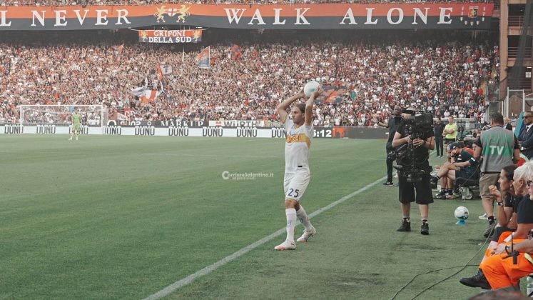 Contro il Genoa un Lecce compatto e battagliero: punto d'oro all'esordio - Corriere Salentino