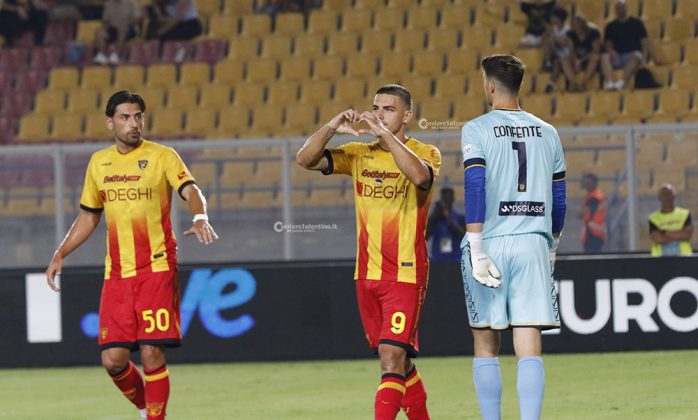 Buona la prima. Il Lecce anche se in dieci vince 2-0 contro la Juve Stabia per la Coppa Italia - Corriere Salentino