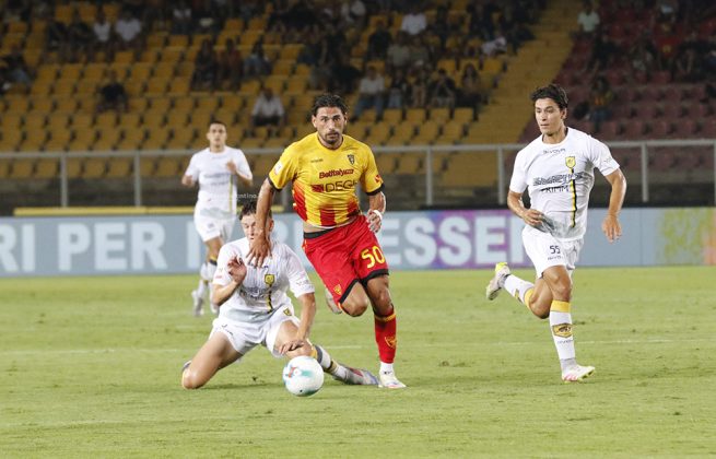 Buona la prima. Il Lecce anche se in dieci vince 2-0 contro la Juve Stabia per la Coppa Italia - Corriere Salentino