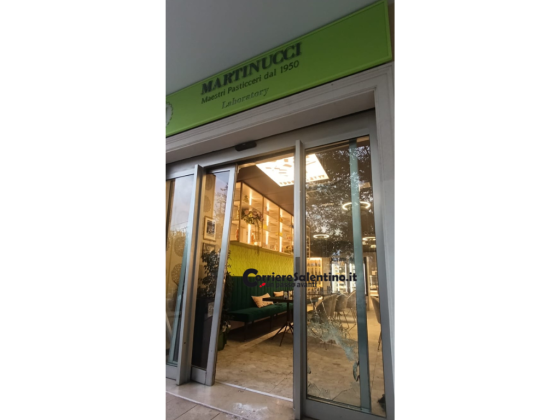 Nuova spaccata alla gelateria Martinucci di Casarano: ladro in fuga lascia tracce di sangue - Corriere Salentino