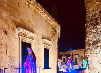 “Api e santi” a Palazzo Turrisi a Lecce