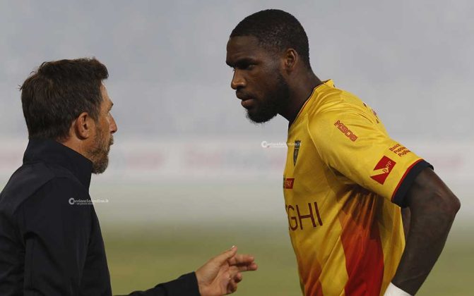 Il Lecce inciampa anche contro il Cagliari. 1-2 al Via del Mare - Corriere Salentino