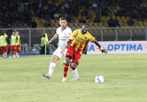 Il Lecce inciampa anche contro il Cagliari. 1-2 al Via del Mare - Corriere Salentino