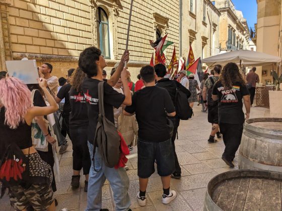 Studenti e lavoratori in piazza, un grido solo: “Stop al genocidio della popolazione palestinese” - Corriere Salentino