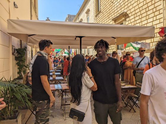 Studenti e lavoratori in piazza, un grido solo: “Stop al genocidio della popolazione palestinese” - Corriere Salentino