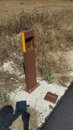 Lecce, vandalizzate le paline stradali nei pressi del parco archeologico di Rudiae - Corriere Salentino