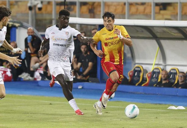 Il Lecce inciampa anche contro il Cagliari. 1-2 al Via del Mare - Corriere Salentino
