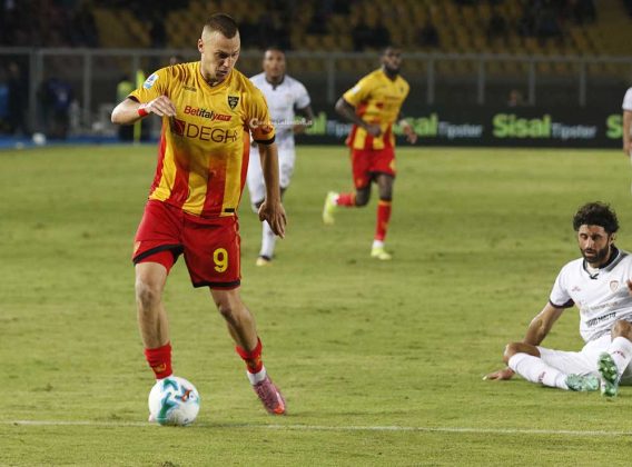 Il Lecce inciampa anche contro il Cagliari. 1-2 al Via del Mare - Corriere Salentino