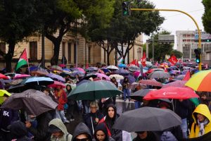 Scioperi e occupazioni, studenti e lavoratori in protesta per Gaza: il corteo ha attraversato il cuore della città - Corriere Salentino