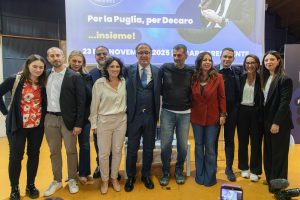 Un'ondata di entusiasmo al Tiziano per Antonio Decaro e la squadra "Per la Puglia" - Corriere Salentino