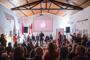 Sergio Blasi comincia la sua campagna elettorale dalla storica sezione di Melpignano - Corriere Salentino