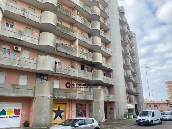 Incendio in un appartamento a Lecce: intervento dei Vigili del Fuoco evita la propagazione delle fiamme - Corriere Salentino