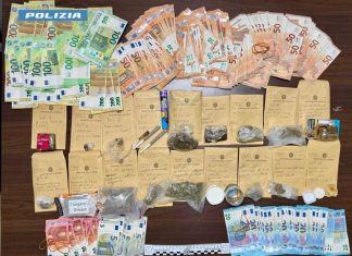 Nello zainetto droga e oltre 10mila euro, in casa altra sostanza stupefacente e soldi: ai domiciliari