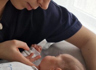 Alessandra Amoroso e la scelta dell’osteopatia per la sua piccola. Lecce, Check-Up Centre diventa punto di riferimento per mamme, papà ed educatori