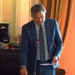 Critiche per la chiusura della svolta in via Oberdan. Capoccia: “Stiamo pensando a una rotatoria”. Duro scontro con l’opposizione - Corriere Salentino