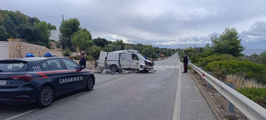 Grave incidente sulla 275, operaio perde controllo del mezzo e abbatte muretto a secco: codice rosso - Corriere Salentino