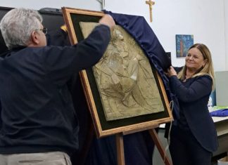 Donata un’opera dell’artista Marcello Gennari all’Istituto comprensivo di Martano