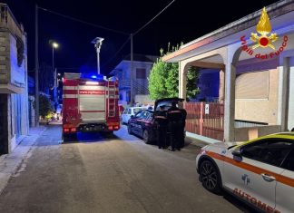 Incendio in una casa: morti un anziano e la badante