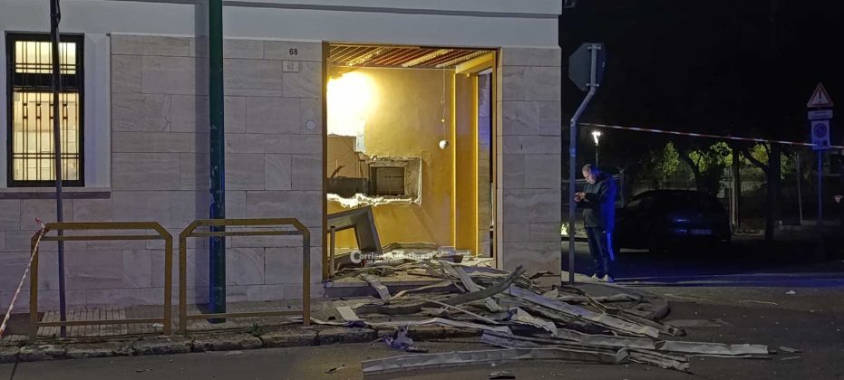Ancora un colpo, nella notte, contro un bancomat. Stavolta alla Banca Sella di Presicce-Acquarica - Corriere Salentino