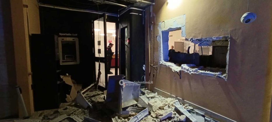 Ancora un colpo, nella notte, contro un bancomat. Stavolta alla Banca Sella di Presicce-Acquarica - Corriere Salentino