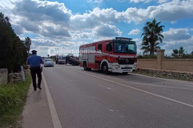 Paura sulla 275, auto si schianta contro un muretto e si ribalta: lievi ferite per le due occupanti - Corriere Salentino